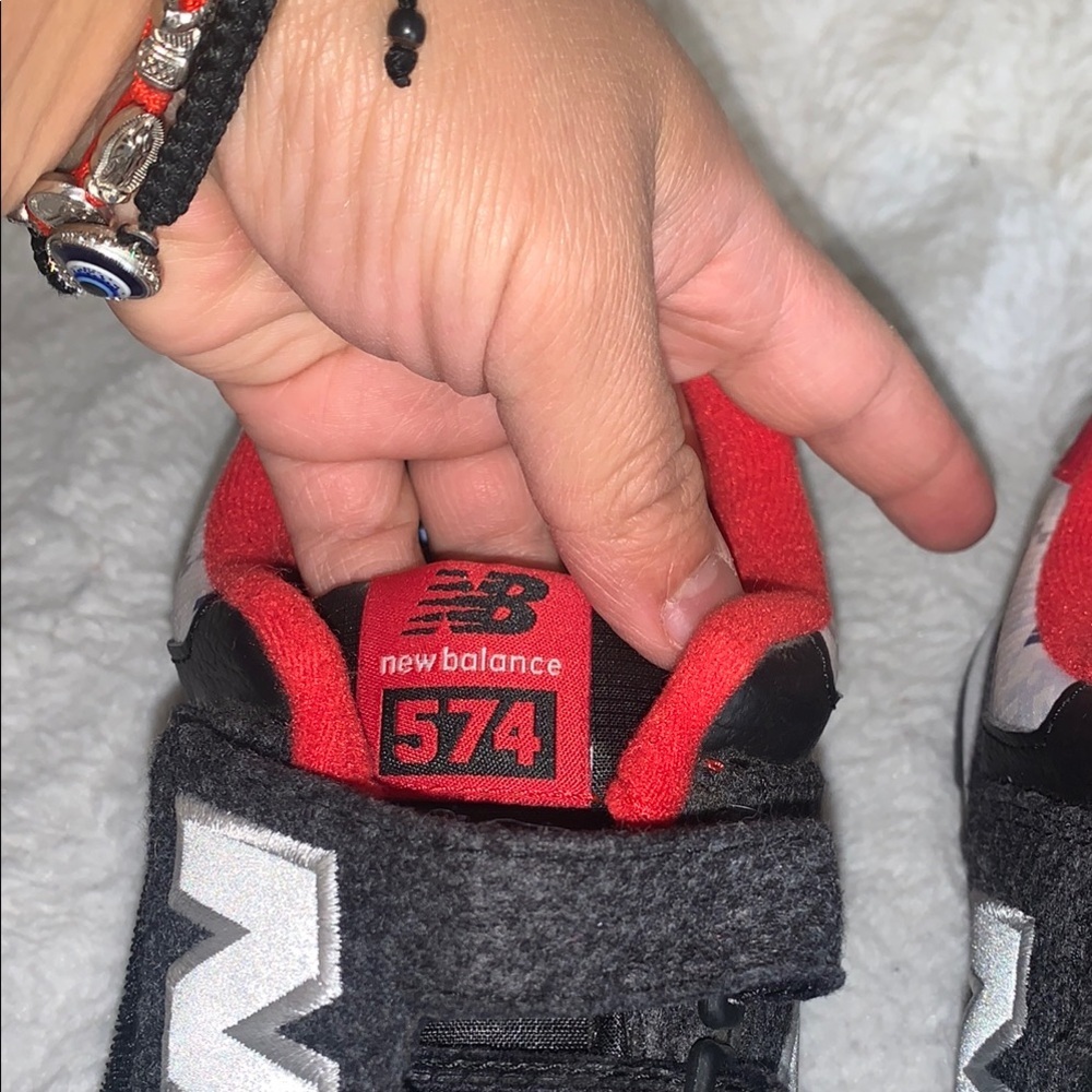 NWOT New Balance Men Black and Red Sneakers - Picture 5 of 7